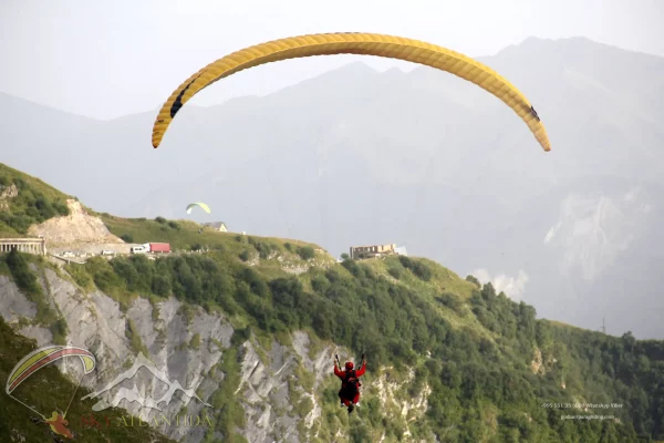 paragliding_in_gudauri_georgia_skyatlantida_team 2